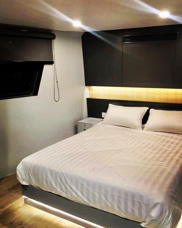 main-deck-double-bed-guest-cabin-view-2