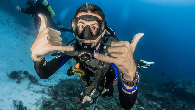 PADI Open Water Dive Course (OWDC) | DiveRACE Diving Course in Singapore